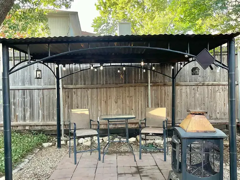 536 Essex Pl — Photo 17