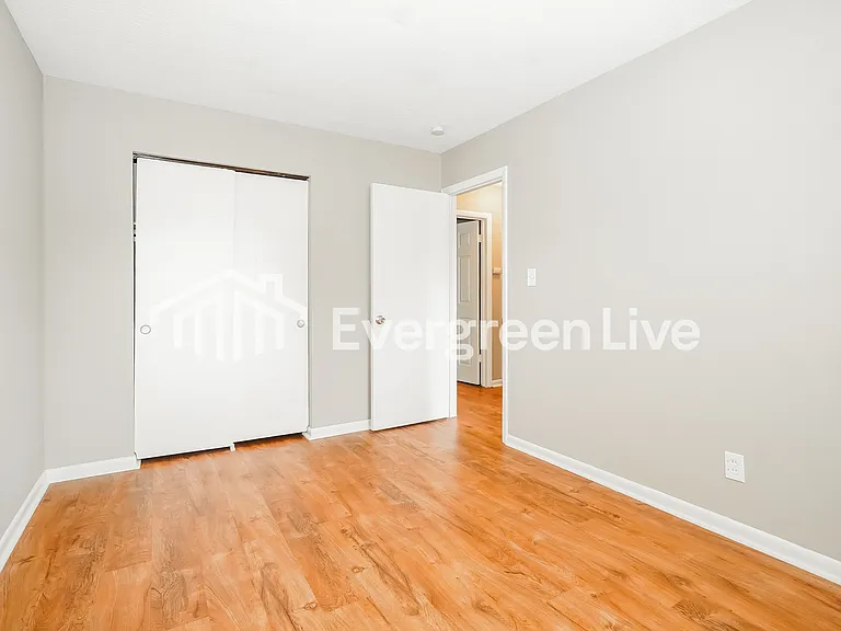 2367 Delavan Dr — Photo 12