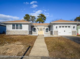 34 Fontana St, Toms River, NJ 08757