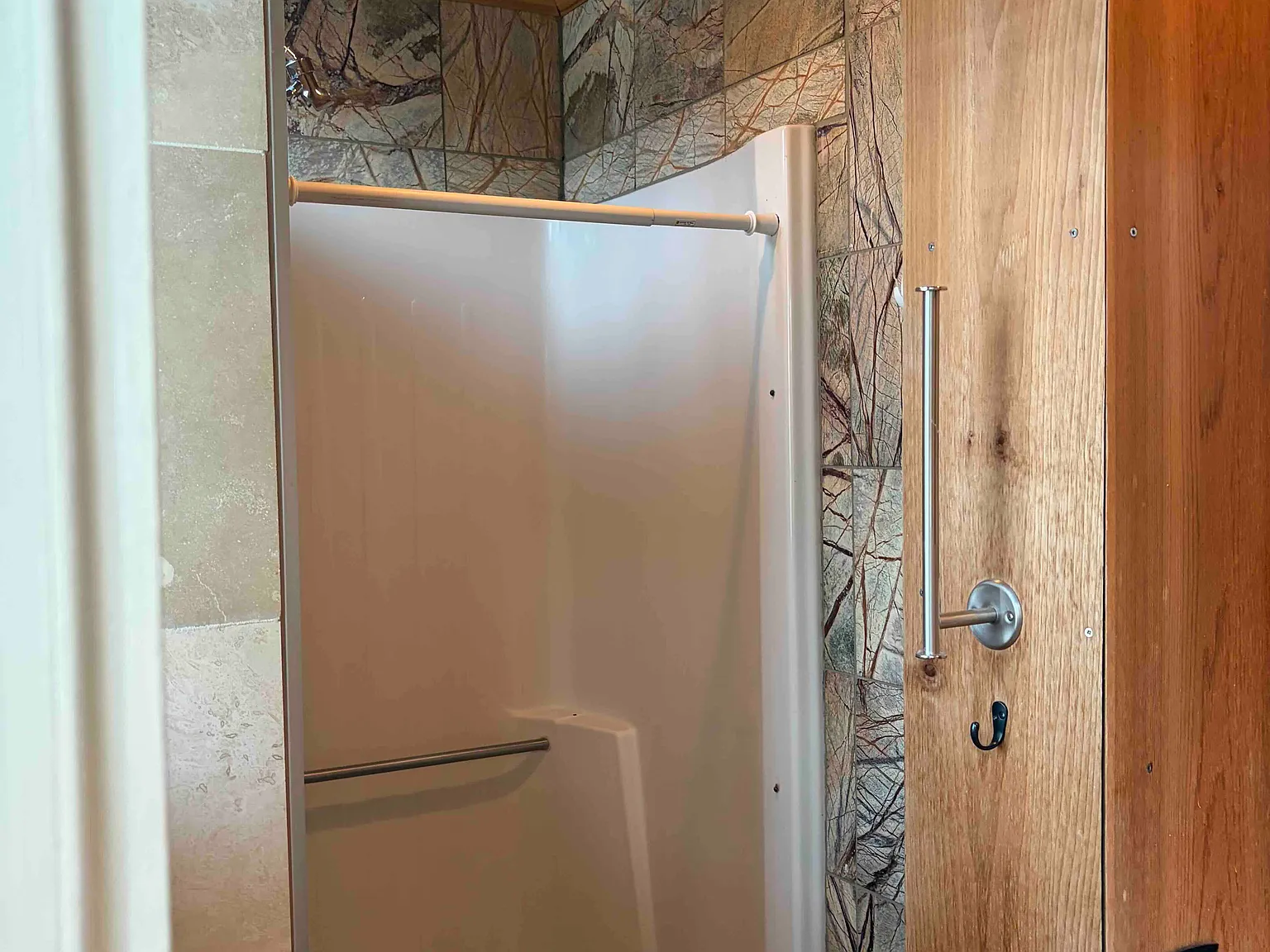 1 bed, 800 sqft, $950 — Photo 3