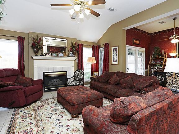 3rd image of 21610 Cedar Cove Dr