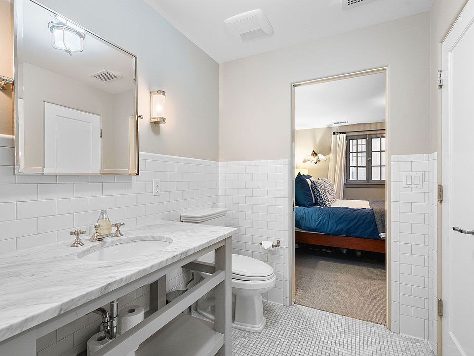 1st image of 580 N Race St