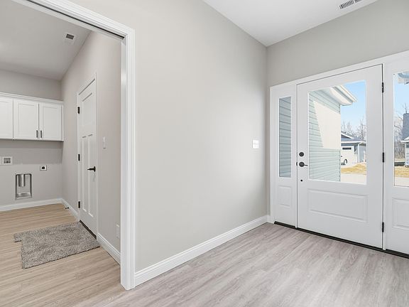 3rd image of 4084 Peterborough Rd