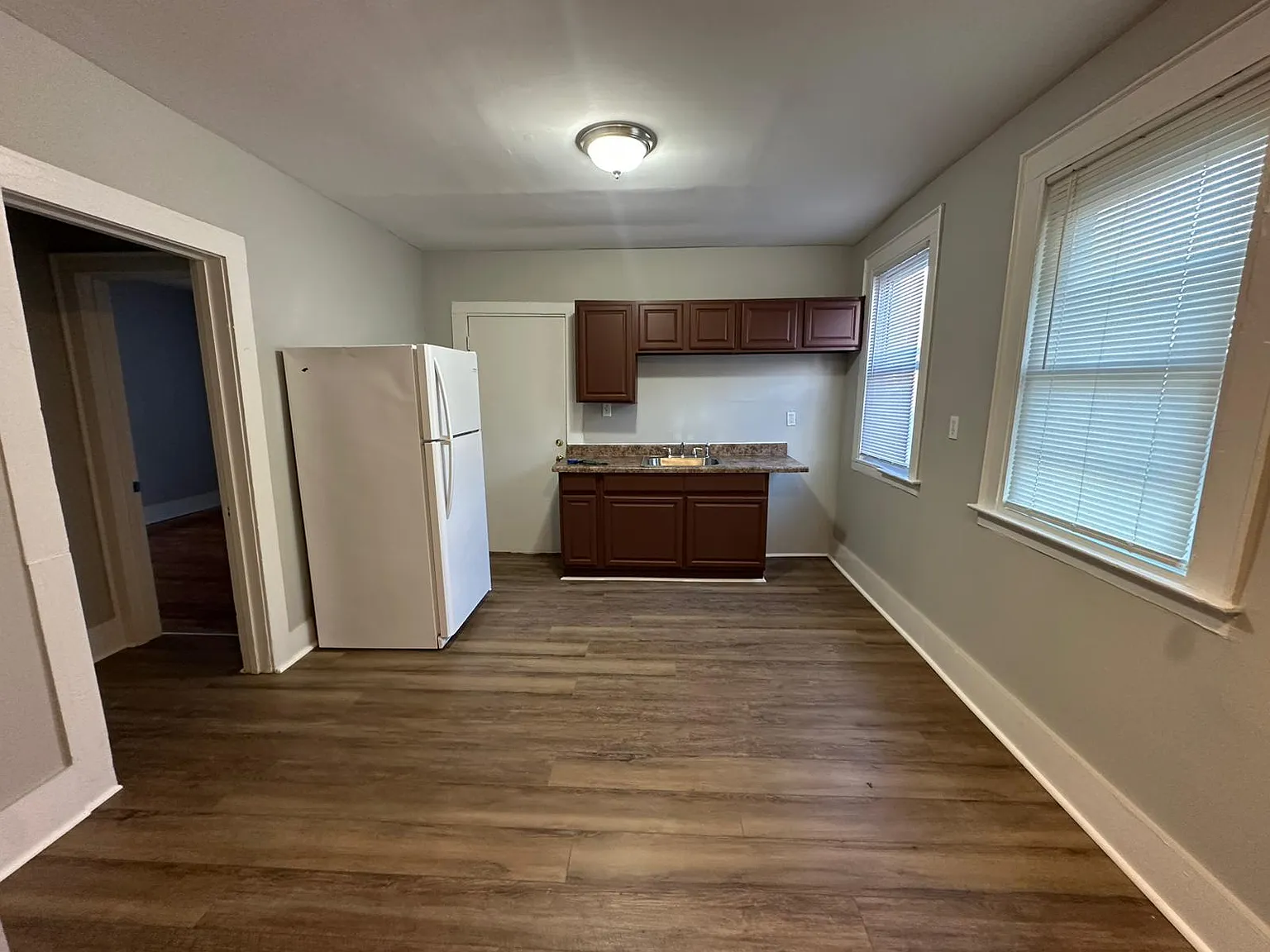 3 bed, 1152 sqft, $1,725 — Photo 2