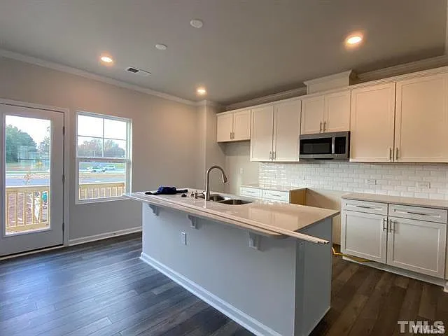 609 Gimari Dr — Photo 6