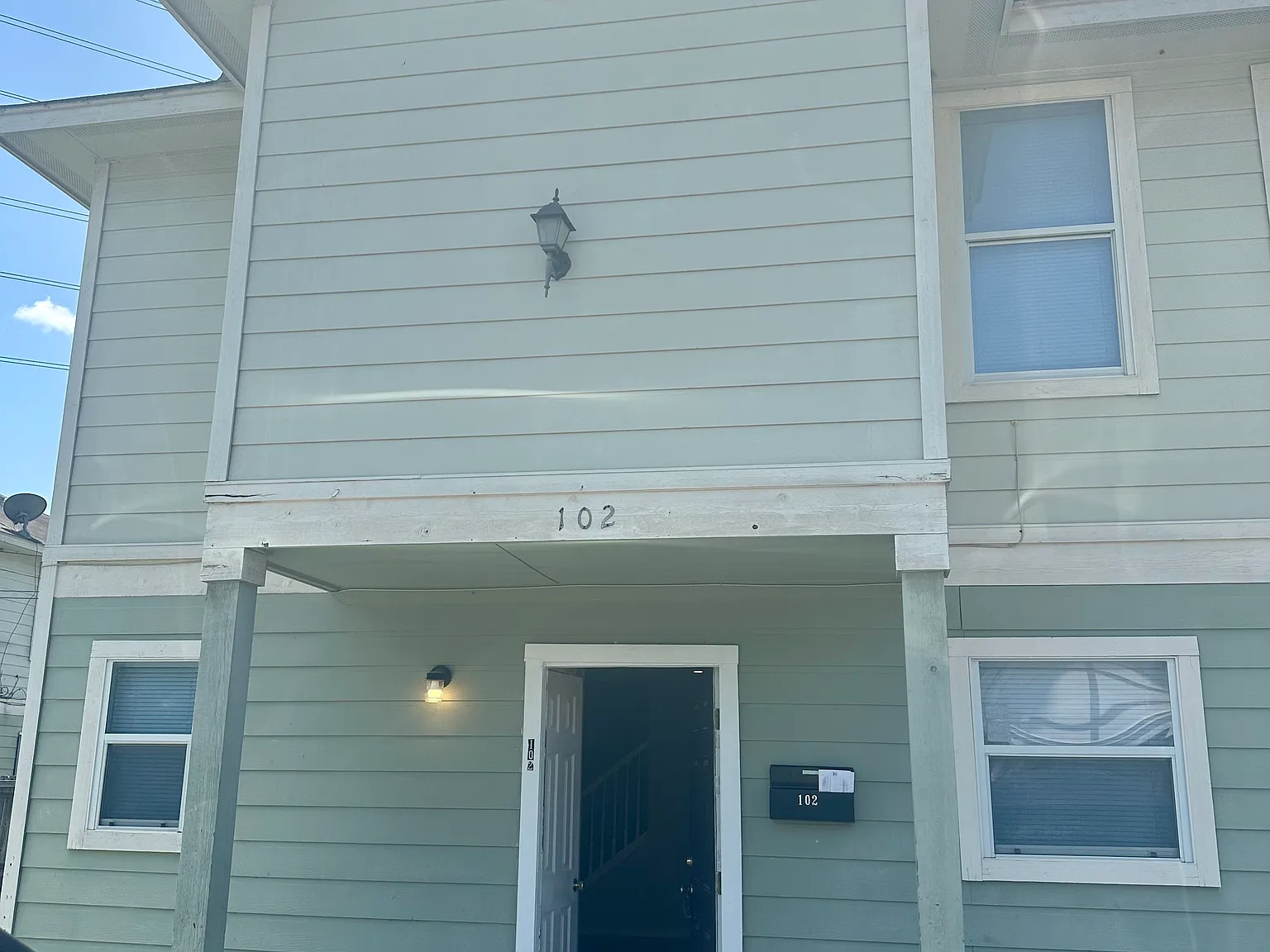 768 Avondale Ave — Photo 1