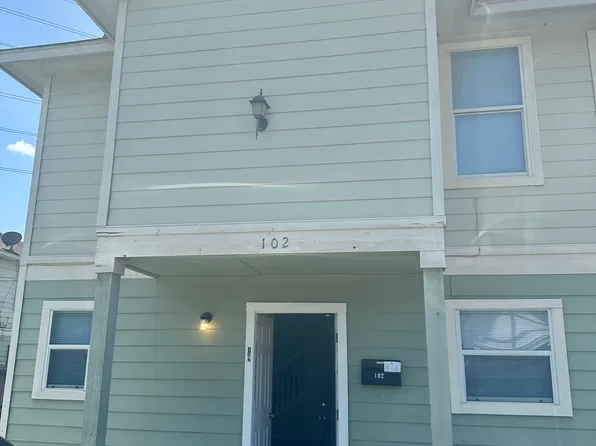 768 Avondale Ave APT 102, San Antonio, TX 78223