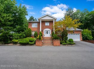 55 Arbutus Ave, Staten Island, NY 10312