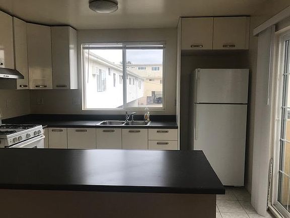 3rd image of 5842 Waring Ave #8