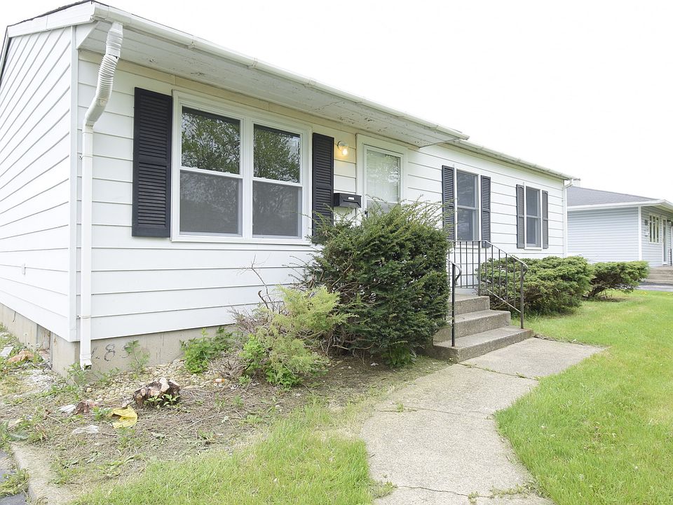 1st image of 22421 Yates Ave