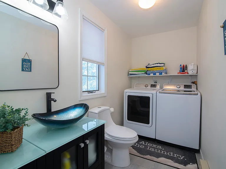 12 Middlefield St — Photo 10