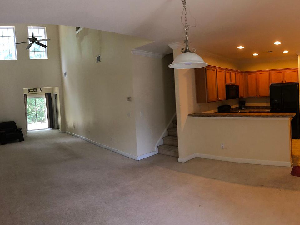2nd image of 1112 Fairway Ln #1112