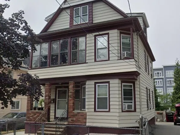 30 Valley St, Everett, MA 02149