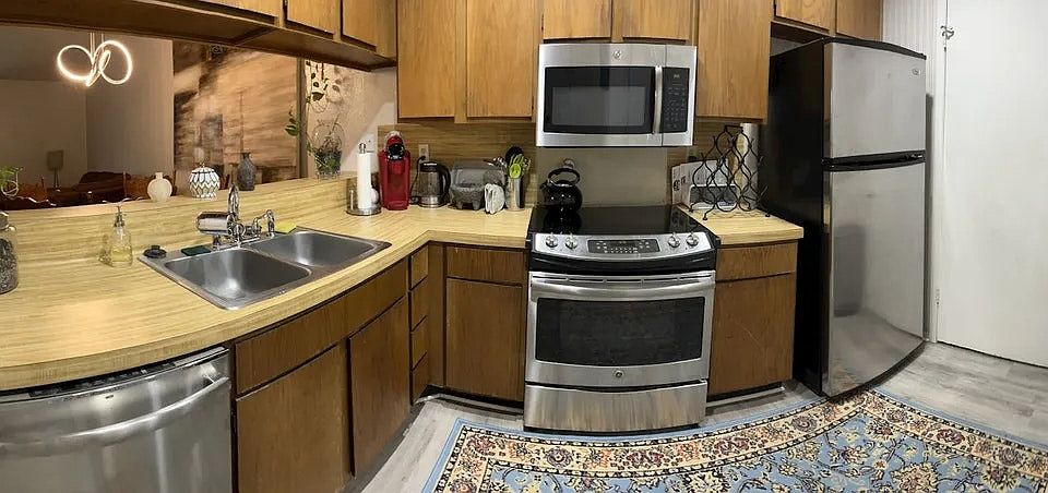 1st image of 5307 Indio Dr APT C