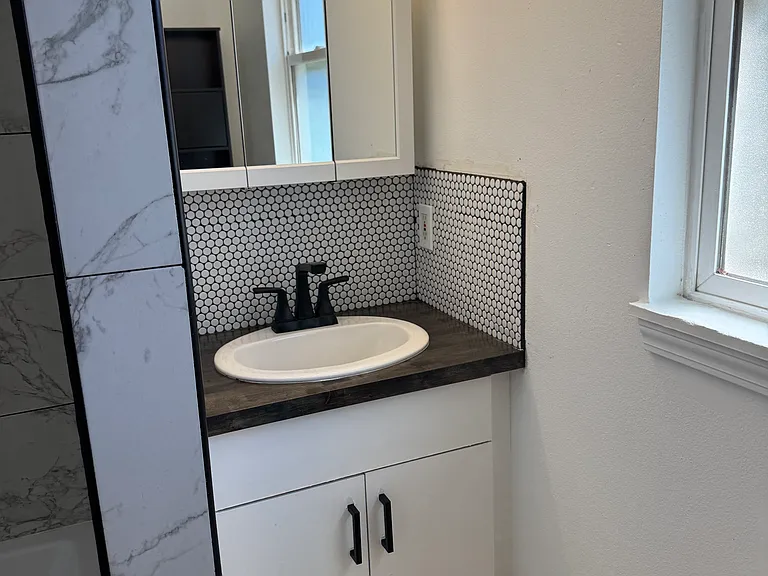 1003 Benham St #105 — Photo 9