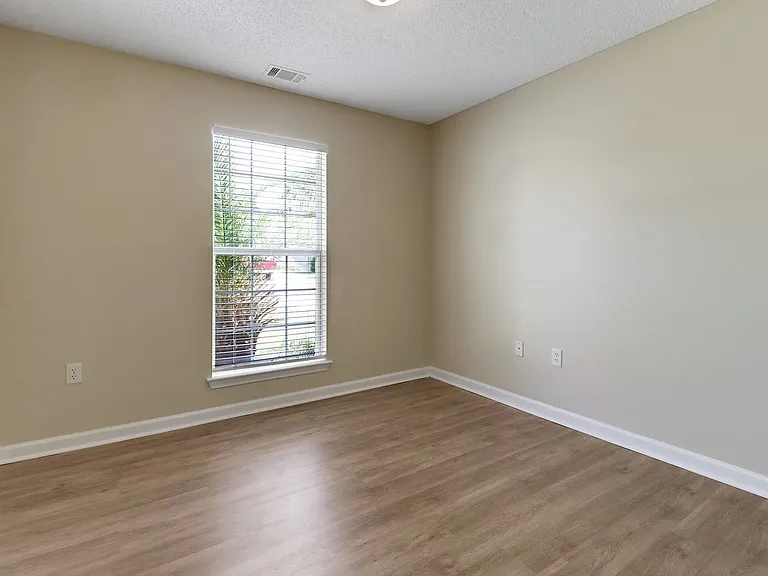 836 Laurel Hill Cir — Photo 17