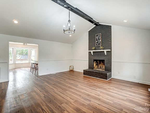 4th image of 110 Cypress Dr