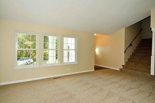 3rd image of 2219 Yellowstone Dr