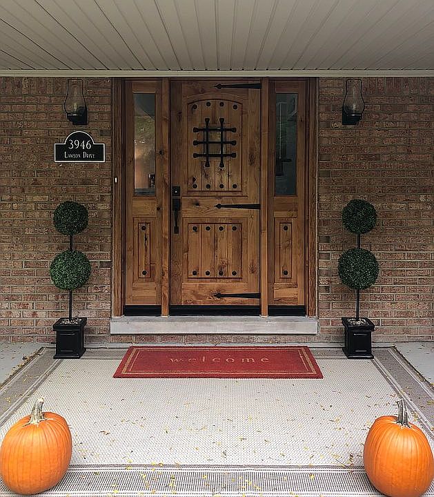 2nd image of 3946 Lawson Dr