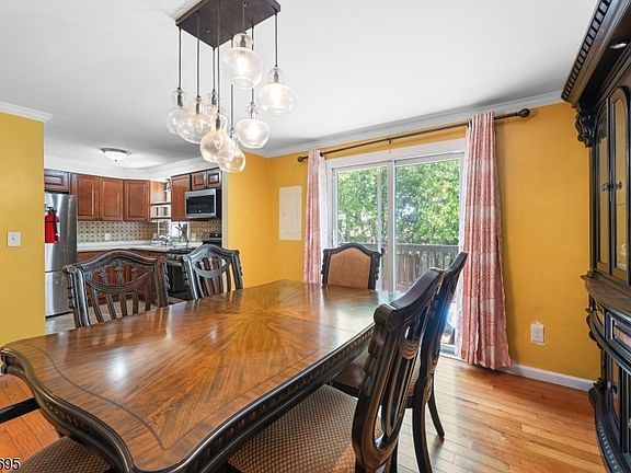 2nd image of 4 Dandridge Dr