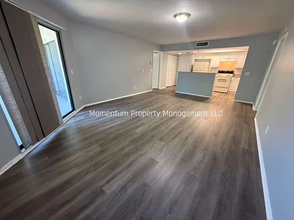 198 N Fernwood Ave #2