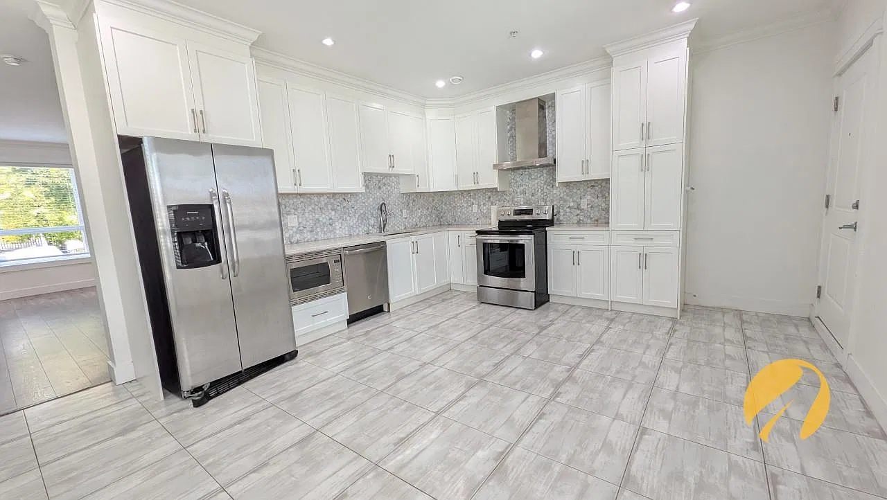 4 bed, 2000 sqft, $4,495 — Photo 2