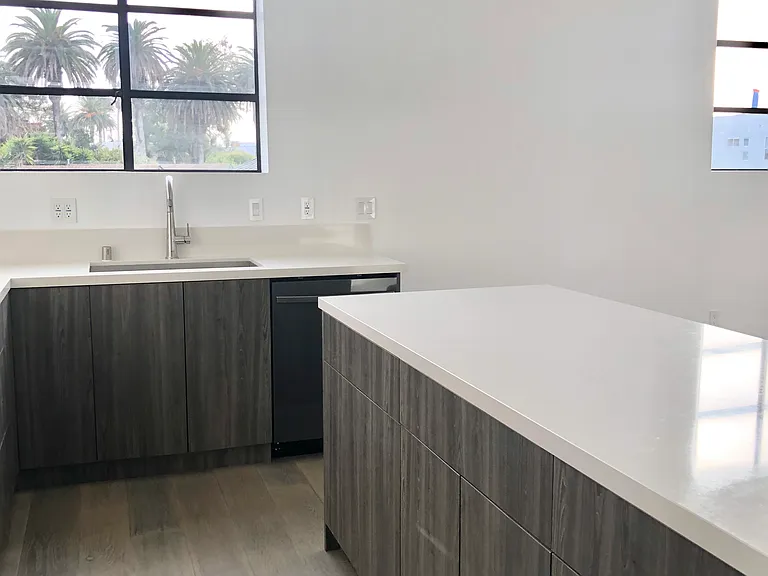 1317 Cabrillo Ave — Photo 7