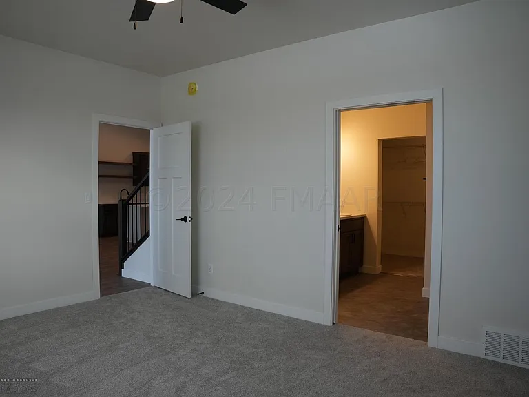 1520 6th Ave NE — Photo 4