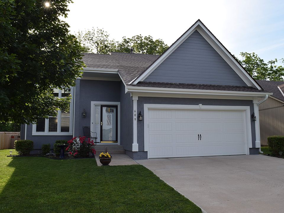 1st image of 609 N Cloverdale Ave