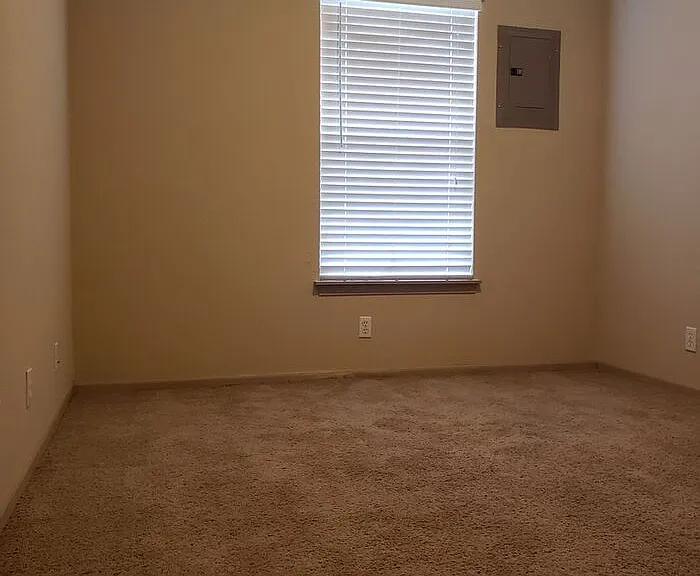 581 Woodson Ln — Photo 18