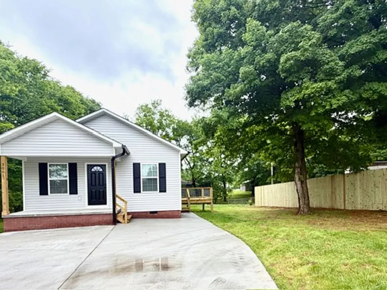 3001 Bates Pike SE — Photo 1