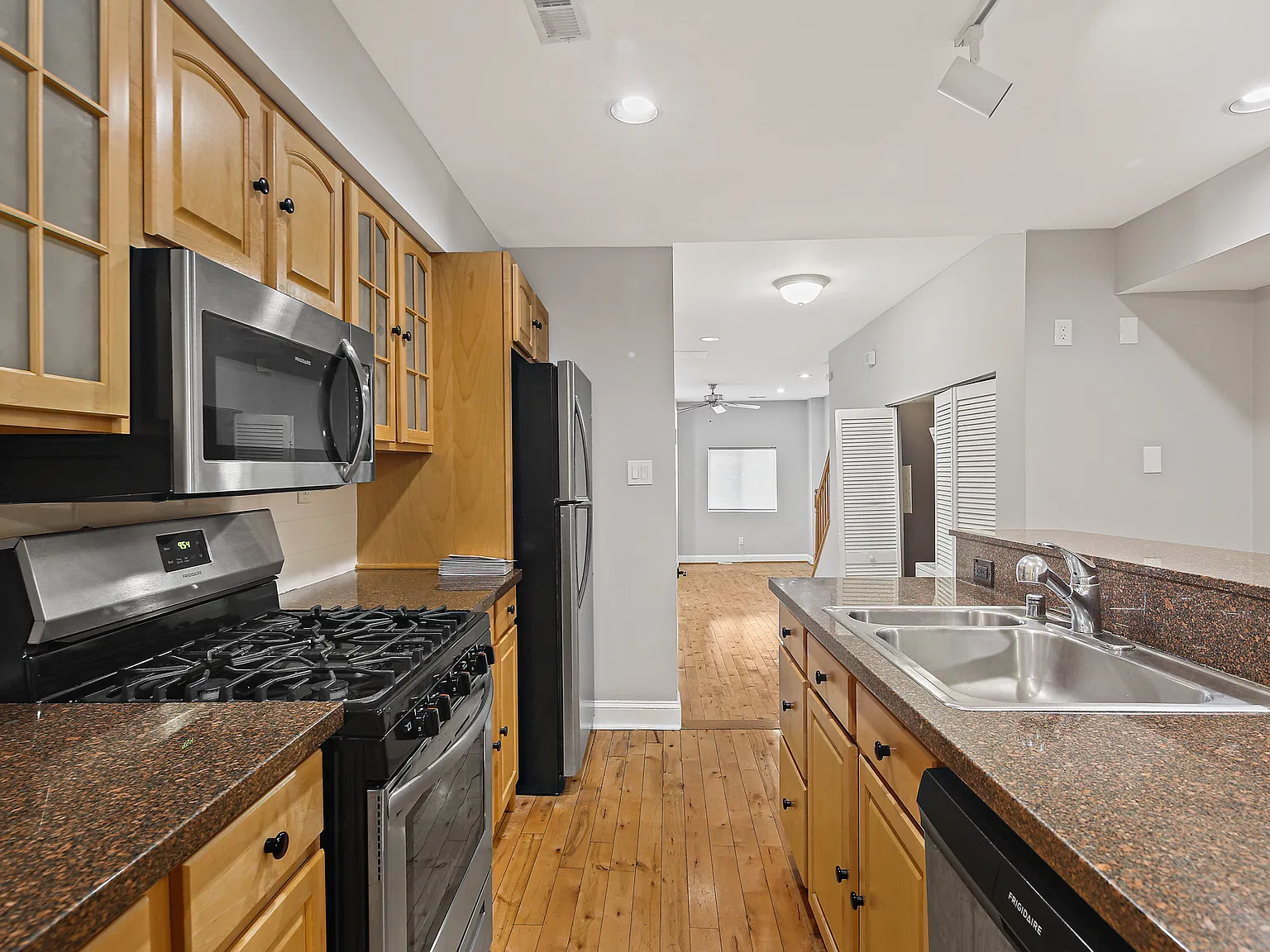2 bed, 2.5 bath, 1480 sqft, $2,600 — Photo 1
