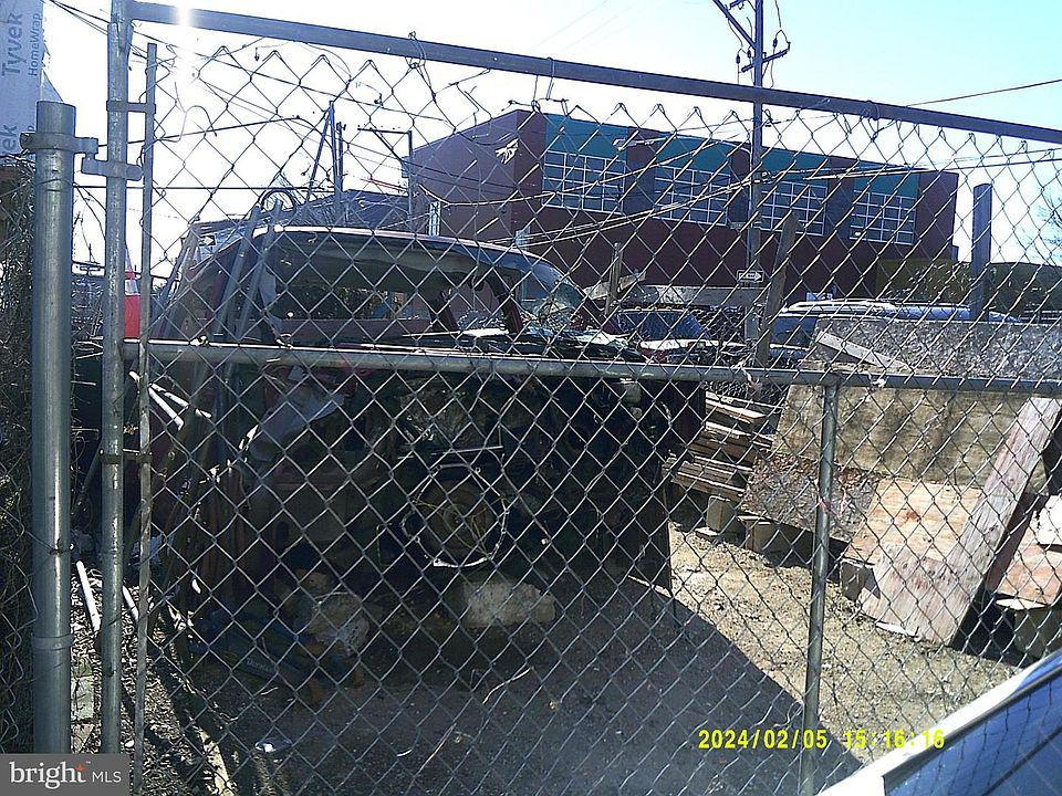 2nd image of 268 W Wensley St