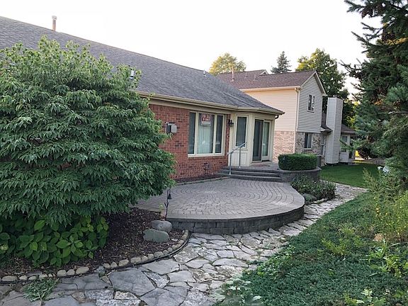5th image of 18068 Cottonwood Dr