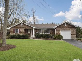 41 Rolling Rd, Miller Place, NY 11764