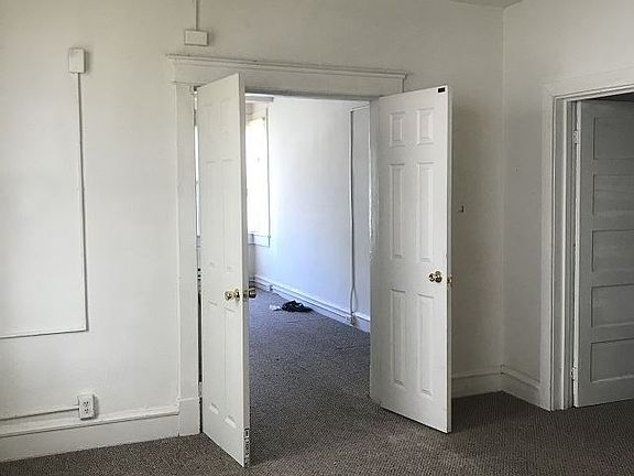 5th image of 25 1/2 W Franklin St APT 2
