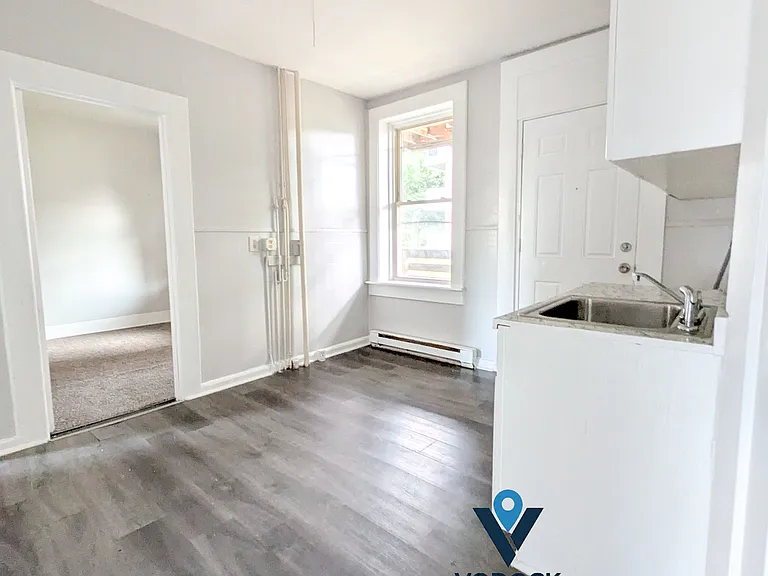 226 Lyman St #1-L — Photo 5