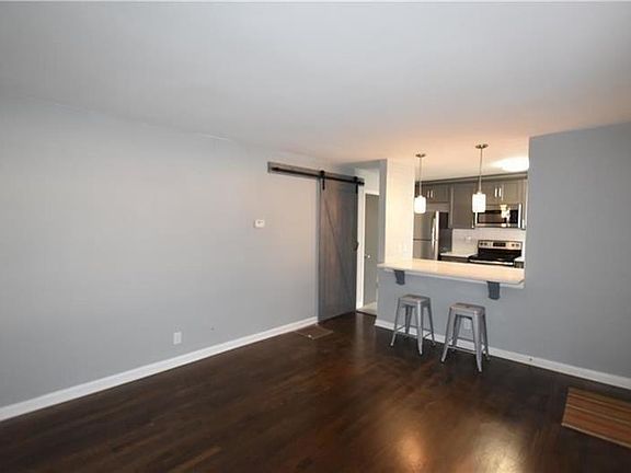 4th image of 112 Ardmore Pl NW APT 3