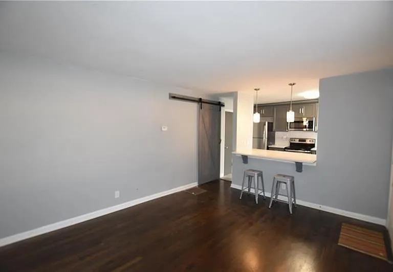 112 Ardmore Pl NW #3 — Photo 4