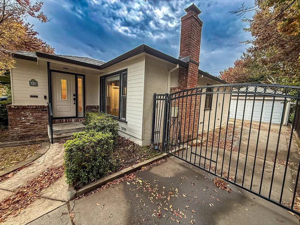 52 Coloma Way photo 1