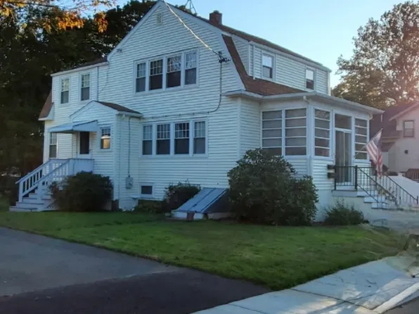 3 Bellevue St, Fairhaven, MA 02719