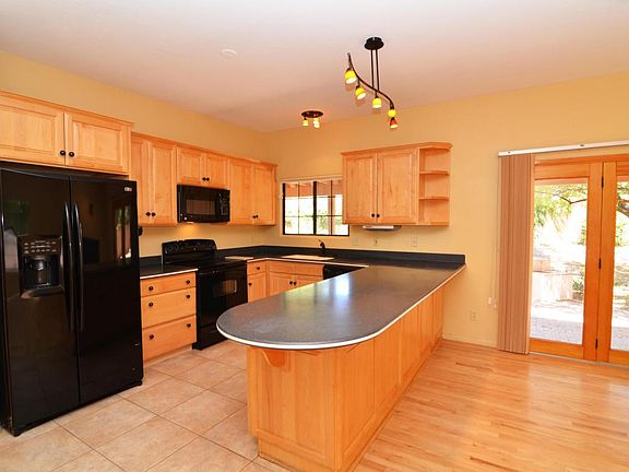 3rd image of 190 W Saddletree Pl