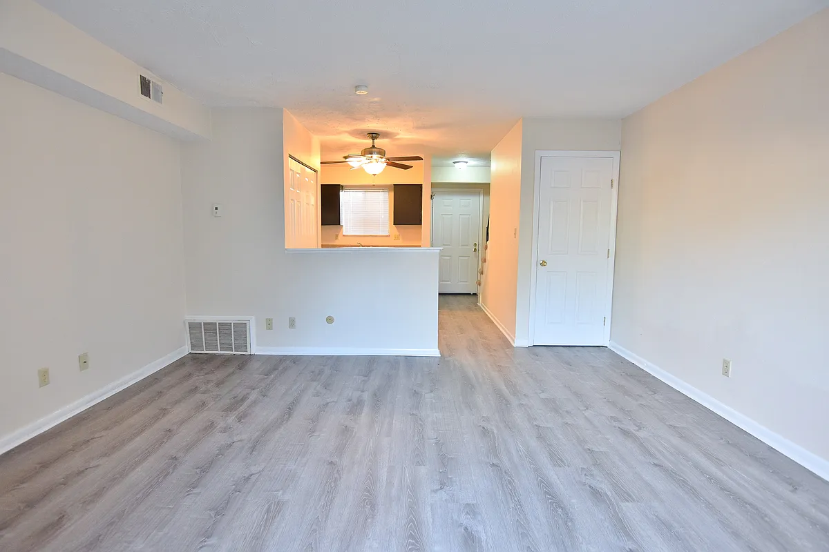 Building Photo - 1271 Summit St #1