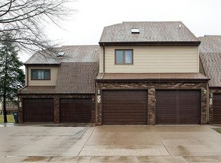 3940U Partridge Cir, Bettendorf, IA 52722