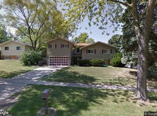 21W139 Flamingo Ln, Lombard, IL 60148