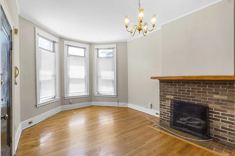 2 bed, 1.0 bath, $1,375 — Photo 2