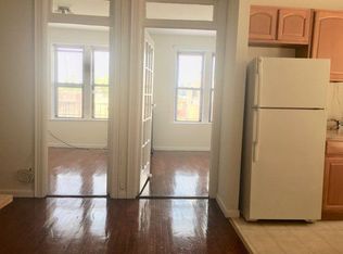 3260 34th St APT 3F, Astoria, NY 11106