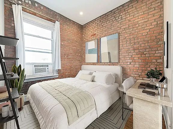 4th image of 72 Carmine St #2G