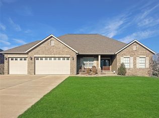 1607 Clover Rdg, Columbia, IL 62236