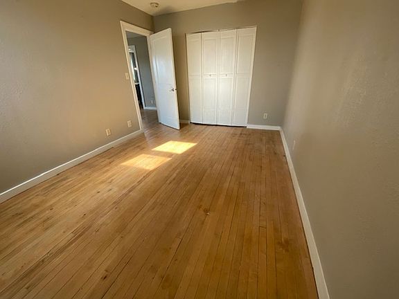 5th image of 107 E Capitol Dr #9-B